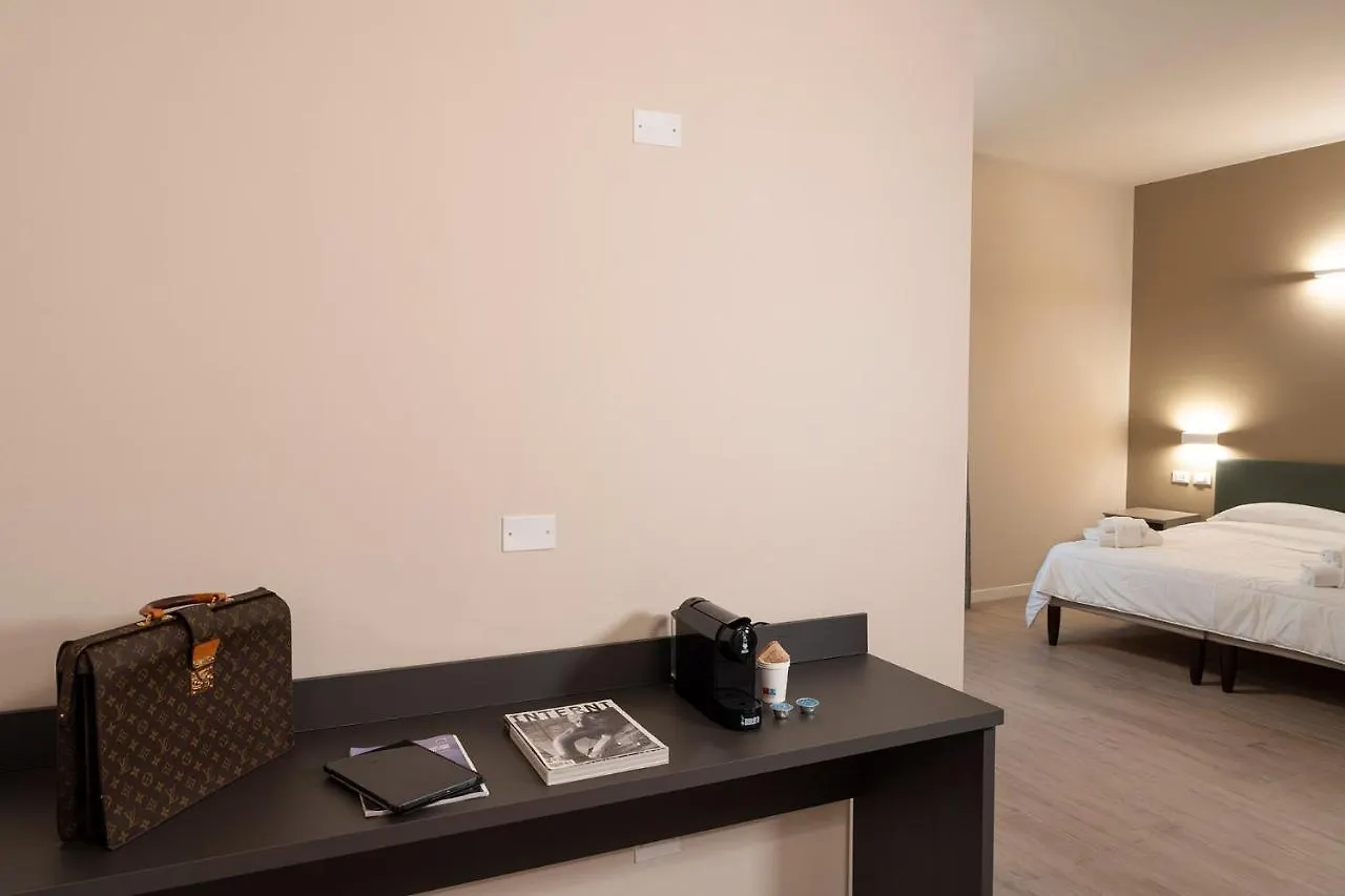Astoria Comfort Rooms Bolonha 0*,