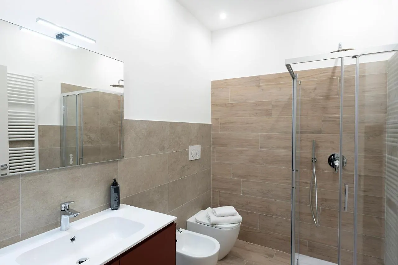 Astoria Comfort Rooms Bolonia Italia